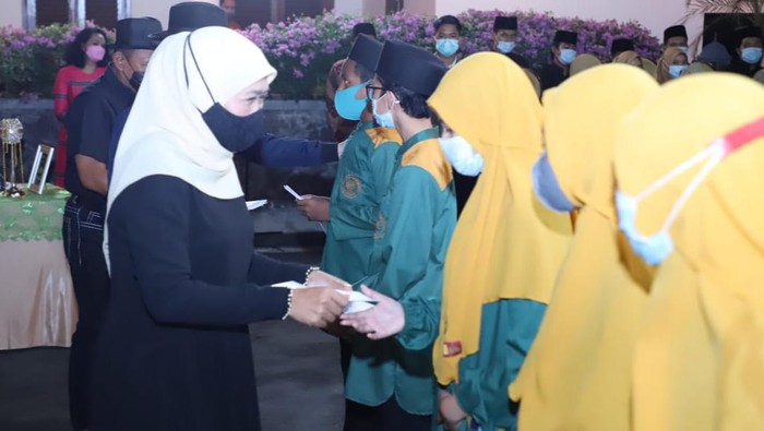gubernur khofifah