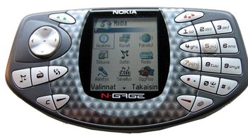 Jawab Nokia atas kepopuleran Game Boy. Inilah Nokia N-Gage. Foto: dok GSM Arena