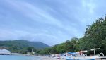 Menikmati Senja Merona dari Pantai Senggigi