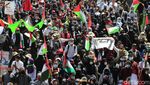 Ribuan Warga Tumpah Ruah Dalam Aksi Bela Palestina di Bandung