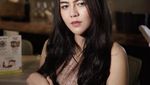Intip Keseruan Ratu Rizky Nabila saat Nongkrong di Kafe