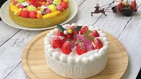 Manisnya kue tart strawberry ini hanya bisa dipandangi. Dilengkapi dengan jelly dan hiasan kue lainnya tidak membuat kue tart strawberry semakin tampak sempurna. Sayangnya, kue ini hanya bisa dipajang saja karena terbuat dari kertas. Foto: Twitter @meganenooo