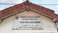 Meski ada pantangan untuk berjualan nasi, namun warga masih diperbolehkan menjual ketupat atau lontong meski bahan dasarnya sama. Hal itu karena makanan itu memiliki nama yang berbeda.