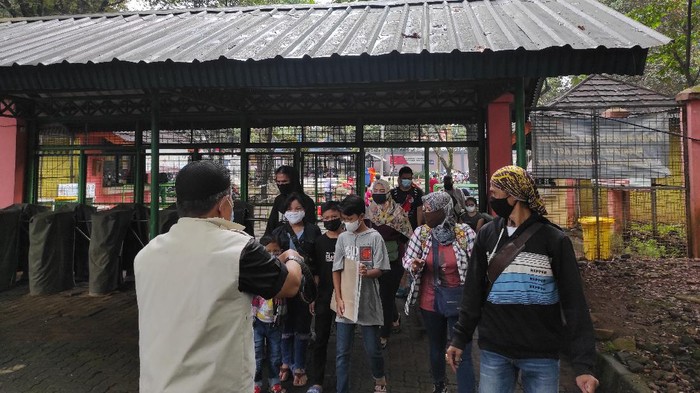 Taman Margasatwa Ragunan mulai ramai dikunjungi warga