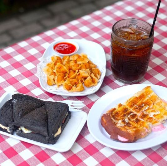 Tempat makan murah yang cocok untuk tanggal tua