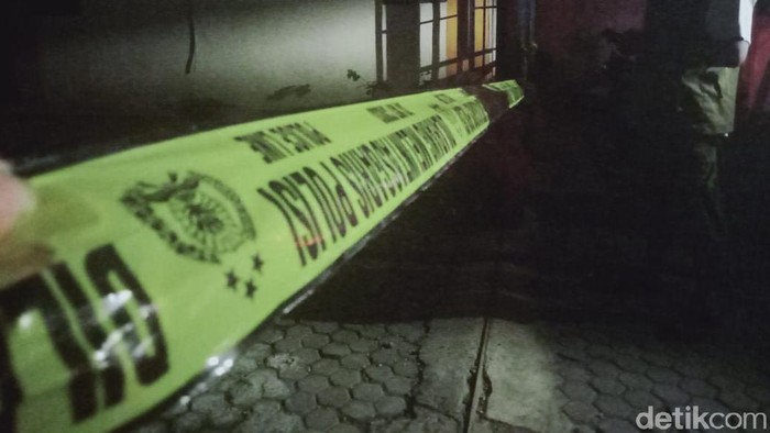 TKP Kantor BPN Klaten dipasangi garis polisi, Sabtu (22/5/2021)