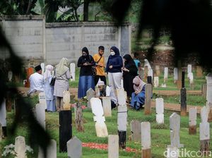 TPU Masih Ramai Didatangi Peziarah
