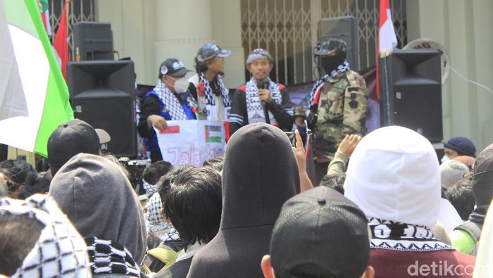 Ustaz Ahmad Ruslan Jalan Kaki Tasikmalaya-Bandung