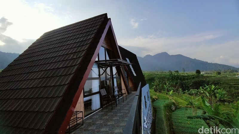 Vila Pondok Cai Pinus di kaki Gunung Ciremai, Kuningan, Jabar