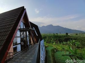 Foto: Villa Cantik Buat Staycation di Kaki Gunung Ciremai