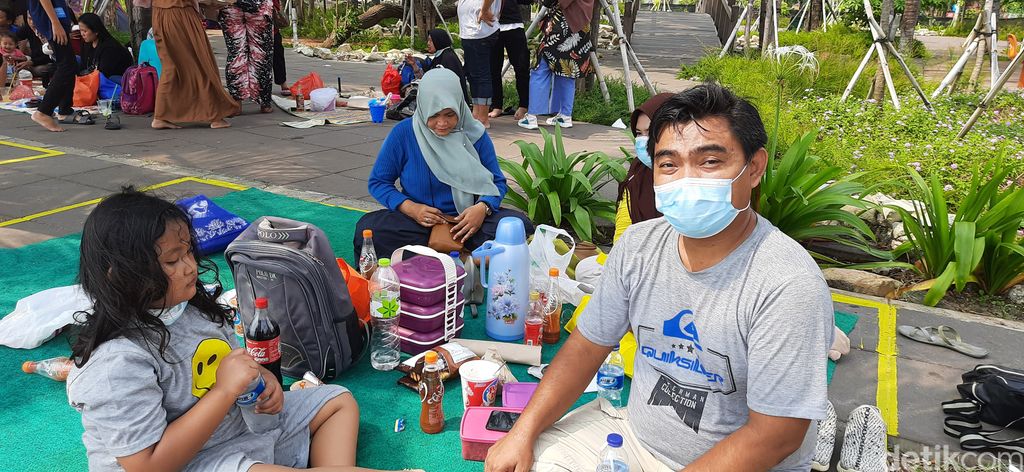 Wisatawan di Ancol. (Rahmat Fathan/detikcom)