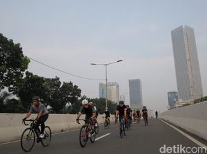Ada Uji Coba Road Bike, JLNT Kp Melayu-Tanah Abang Ramai Pesepeda