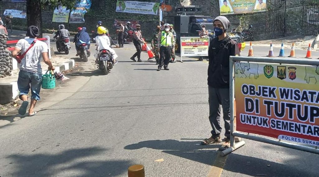 Cegah Kerumunan, Petugas Bubarkan Warga di Lokasi Wisata Sukabumi