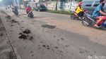 Awas! Ada Ceceran Tanah di Jalan Jatimakmur Pondokgede