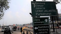 Kasat Lantas Polresta Bandung Kompol Erik Bangun Prakasa mengatakan rekayasa lalu lintas ini dilakukan karena di jalur lama Cileunyi akan ada pembangunan fly over. Nantinya fly over tersebut untuk akses menuju Tol Cisumdawu. Berdasarkan rekayasa lalu lintas yang dilakukan kendaraan dari arah Garut menuju Bandung dan memiliki tujuan ke Cibiru, Kota Bandung, Jatinangor, Kabupaten Sumedang bisa lurus langsung ke arah Pasar Cileunyi. 
