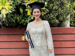 7 Potret Cantik Bumil Felicya Angelista saat Wisuda, Dapat Gelar Cum Laude