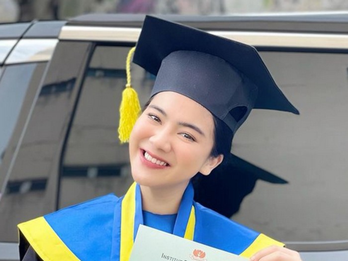 Felicya Angelista Diwisuda Felicya Angelista Diwisuda