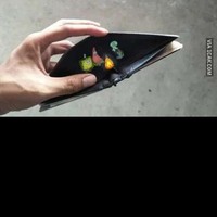 Saking kosongnya sampai muat dijadikan tempat bersarang warga Bikini Bottom. Ada-ada saja memang ulah netizen. Foto: 1cak.com