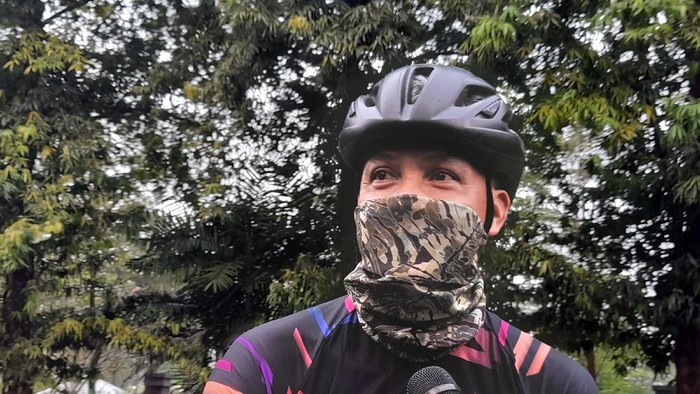 Gubernur Jawa Tengah Ganjar Pranowo Ikut Mencoba JLNT Kampung Melayu-Tanah Abang