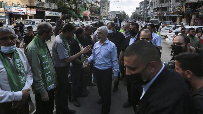 Hamas melakukan pawai militer usai gencatan senjata diumumkan
