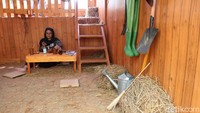 Inilah Kandang Susu, tempat kuliner baru yang unik di Bandung. Kafe yang berada di Jalan Laswi, No 1 P ini unik karena kita akan diajak seperti sedang makan di sebuah peternakan.