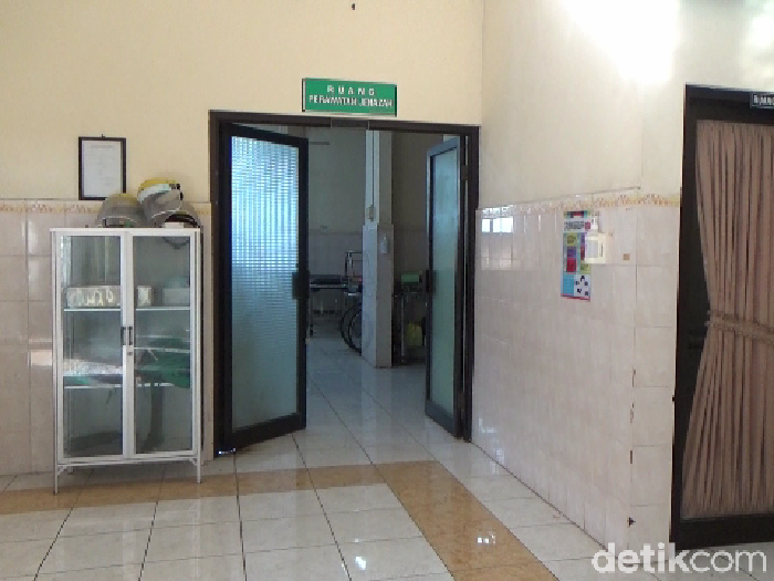 Dua pekerja tewas dalam truk tangki saat melakukan pembongkaran pupuk cair. Sedangkan satu pekerja lainnya dilarikan ke rumah sakit.