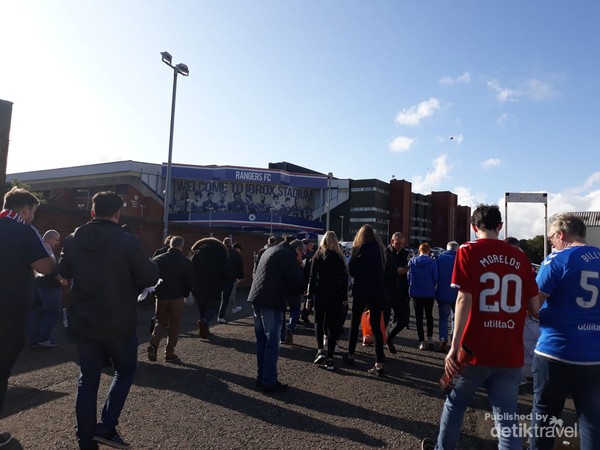 Beberapa bulan sebelum pandemi melanda dunia Rangers Legends menjamu Liverpool Legends di Glasgow