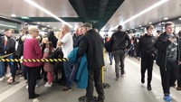 Pendukung Rangers menyemut di St Enoch subway station Glasgow