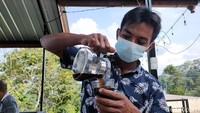 Traveler bisa menikmati aneka kopi dari biji hasil panen petani setempat. Bahan baiu itamanya adalah biji kopi menoreh. (Jalu Rahman Dewantara/detikcom)