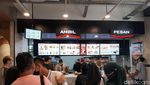Cicip Menu Pertama KFC Indonesia, Ada Ayam Original hingga Dinner Roll