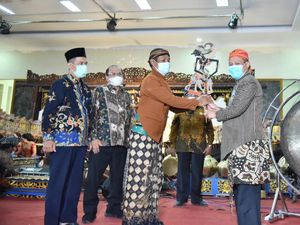 Bupati Kebumen Minta Para Pegiat Seni Aktif Kampanyekan Prokes