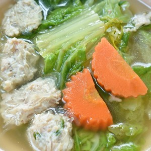 Resep Sop Bakso Ayam Soun yang Gurih Hangat Buat Sahur