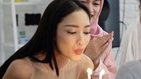 Terbukti nih bahwa Ririn selalu tampil kece dalam setiap kesempatan. Terutama di hari ulang tahunnya Foto: Instagram @ririndwiariyanti