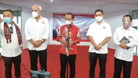 Menteri Investasi dan Badan Koordinasi Penanaman Modal (BKPM) RI, Bahlil Lahadalia  memberi keterangan pers usai memberi kuliah umum di Universitas Citra Bangsa (UCB) Kupang.