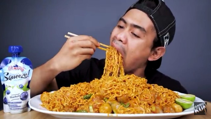 Tanboy Kun mukbang mie seblak Mukbang Mie Seblak Esktra Sepiring Cabe Rawit ala Tanboy Kun