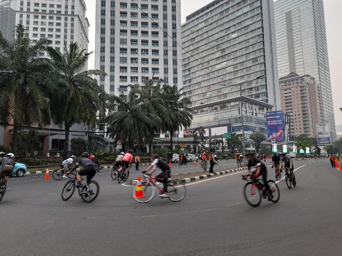 Uji Coba Jalan Layang Non Tol Bagi Pesepeda Road Bike