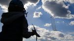 Aksi Pesawat Tempur Bermanuver di Langit Rusia