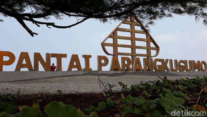 Sekretaris Dispar Kabupaten Bantul Annihayah saat memberikan keterangan