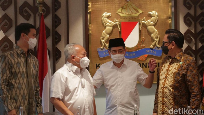 Arsjad Rasjid resmi mendaftarkan diri untuk maju dalam pemilihan Ketua Umum Kamar Dagang dan Industri (Kadin) Indonesia periode 2021-2026.
