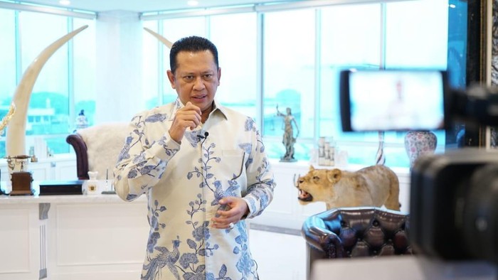 Ketua MPR RI Bambang Soesatyo (Bamsoet) mengapresiasi capaian Pemkab Purbalingga yang mendapat predikat Wajar Tanpa Pengecualian (WTP) untuk Laporan Keuangan Daerah (LKD) tahun 2020. Diketahui, prestasi tersebut merupakan yang kelima kalinya berturut-turut sejak tahun 2016.