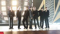 BTS tampil dari Korea Selatan sementara ajang Billboard Music Awards 2021 digelar di Los Angeles, California. (Foto: dok. Twitter BBMAs)  