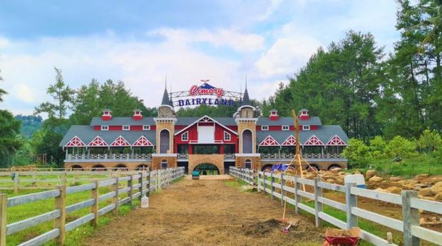 Sinar Mas Land bekerja sama dengan Cimory Grop akan mengembangkan Cimory Dairyland di BSD City. Sebuah taman bermain dan edukasi berupa peternakan di BSD City.