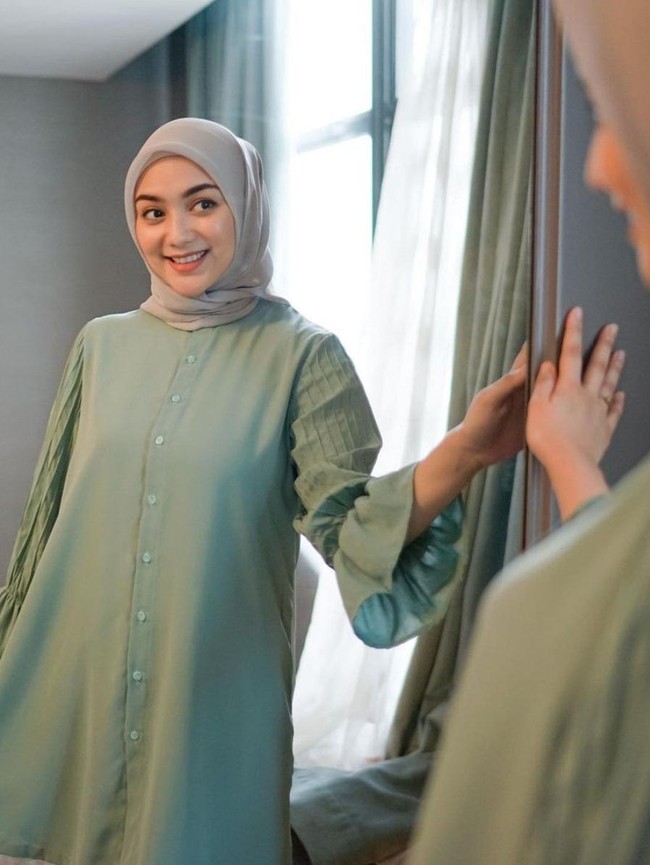 Dia menghindari ngemil terutama cake dan makanan yang manis demi mencapai target berat badannya. Foto: Instagram/@citraciki