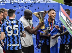 Scudetto 2020/2021 menjadi persembahan pertama dan terakhir Conte untuk Inter Milan. Nerazzurri terakhir merasakannya pada 2009/2010. (Foto: AP Photo)