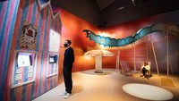 Pameran ini didesain oleh seorang seniman terkemuka di Inggris, Tom Piper.  
