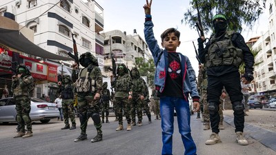 Kala Pejuang Hamas Unjuk Gigi di Kota Gaza