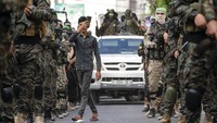 Menteri Pertahanan Israel, Benny Gantz, mengatakan Israel memberikan pukulan telak untuk menghukum Hamas, dan tokoh-tokoh utama Hamas tetap menjadi target.  