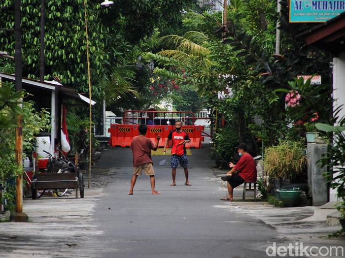 Kasus virus Corona atau COVID-19 di kampung Presiden Joko Widodo (Jokowi) di Kelurahan Sumber, Solo, meluas.