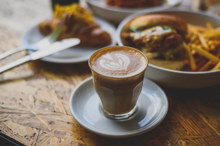 Kuliner Jakarta Selatan Ada Tempat Nongkrong, Ngopi hingga Makan Burger Enak Sepanjang Hari