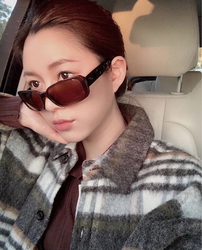 Penggemar Lee Seung Gi sontak membanjiri akun Instagram Lee Da In (@xx__dain). Mereka turut berbahagia dengan hubungan asmara sang aktor dan memberikan ucapan selamat. Foto: dok. Instagram xx__dain